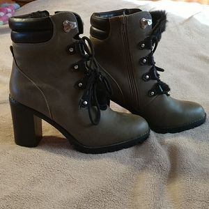 Women's heeled boots